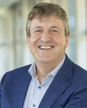 Professor Rónan Collins
